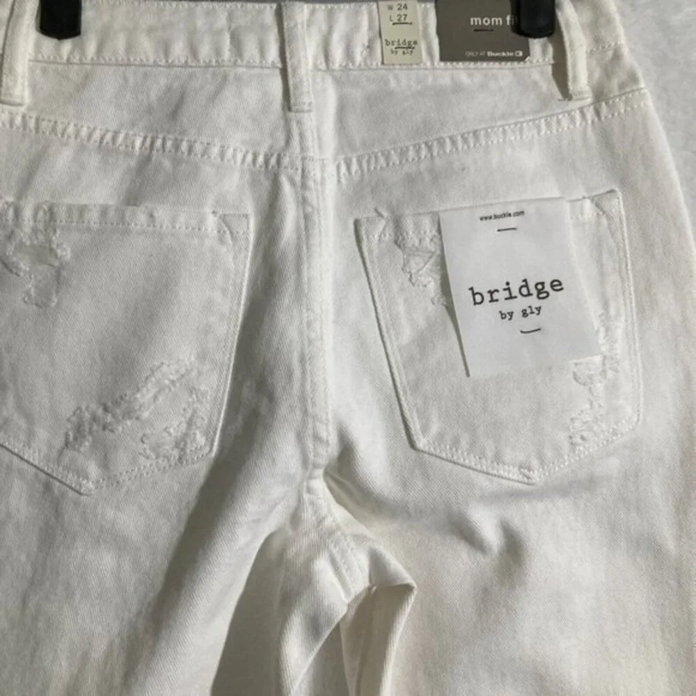 NWT Buckle Bridge by Gly Womens Jeans 24x27 Mom Fit White Denim Distressed Pants